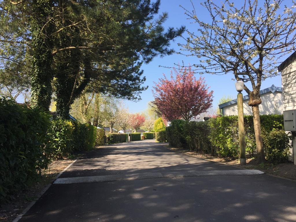 Camping Caravaning Les Cerisiers Berck Sur Mer Verton Εξωτερικό φωτογραφία